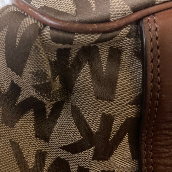 Michael kors authentic handbag - Picture 5 of 12